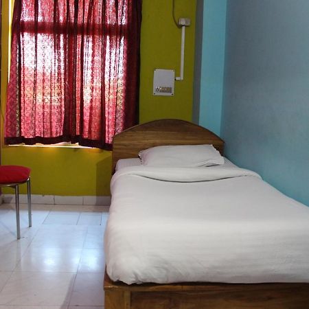 Lg Towers Hotel Guwahati Luaran gambar