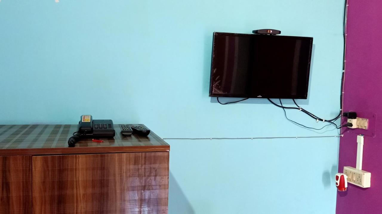 Lg Towers Hotel Guwahati Luaran gambar