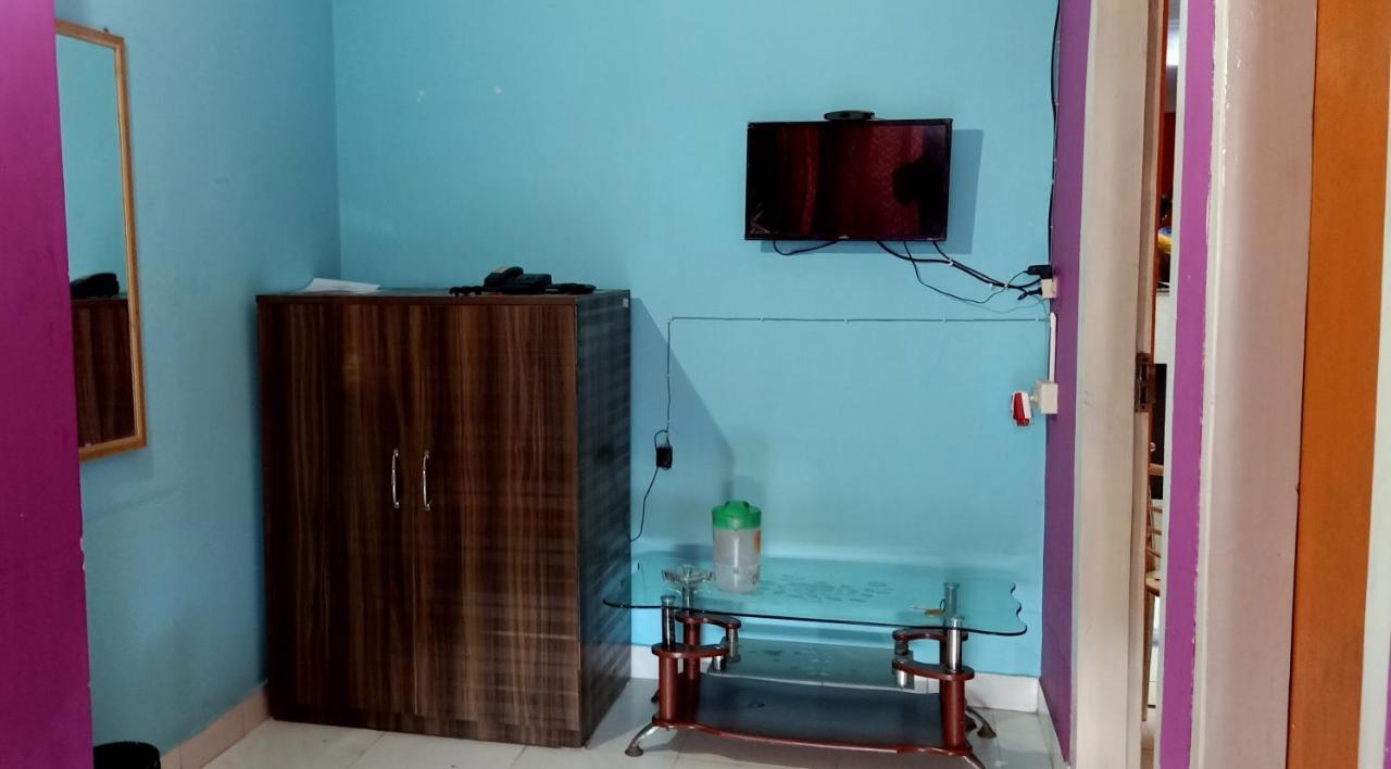 Lg Towers Hotel Guwahati Luaran gambar