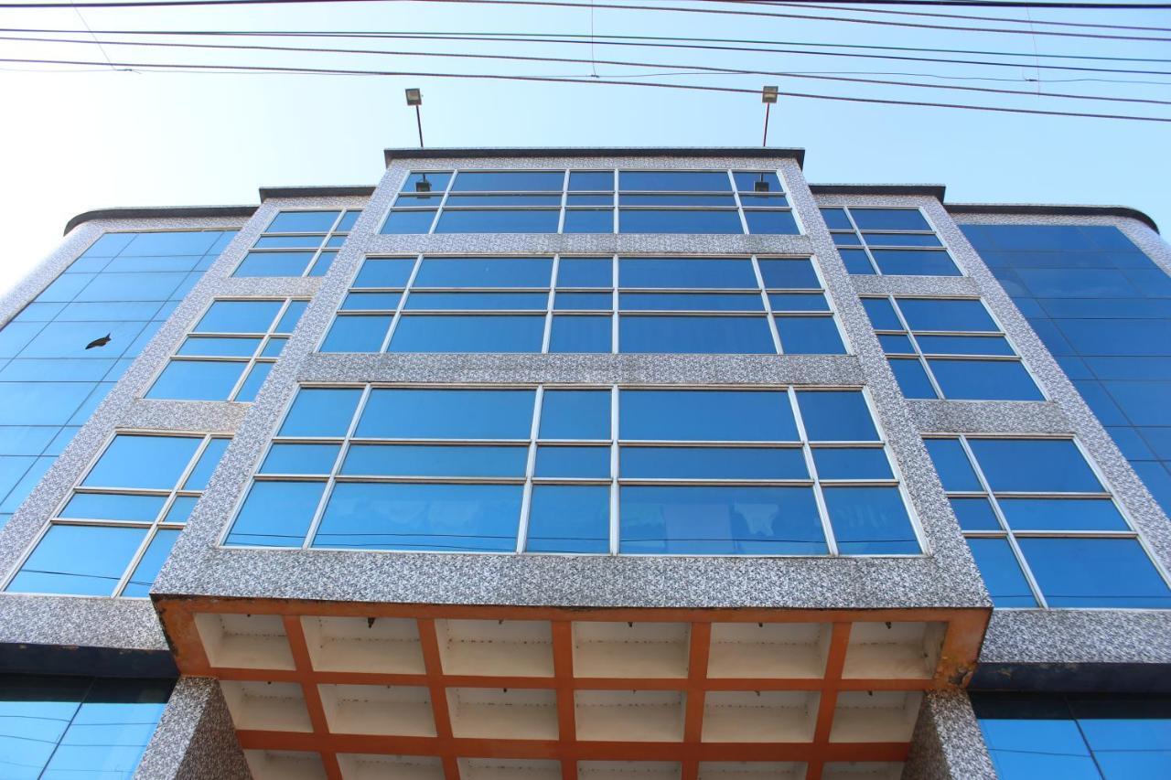 Lg Towers Hotel Guwahati Luaran gambar