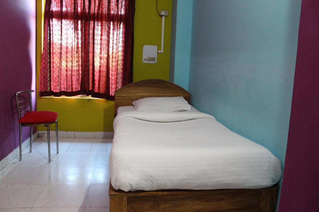Lg Towers Hotel Guwahati Luaran gambar