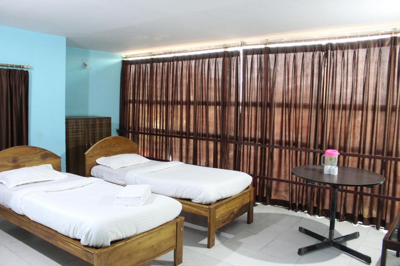Lg Towers Hotel Guwahati Luaran gambar