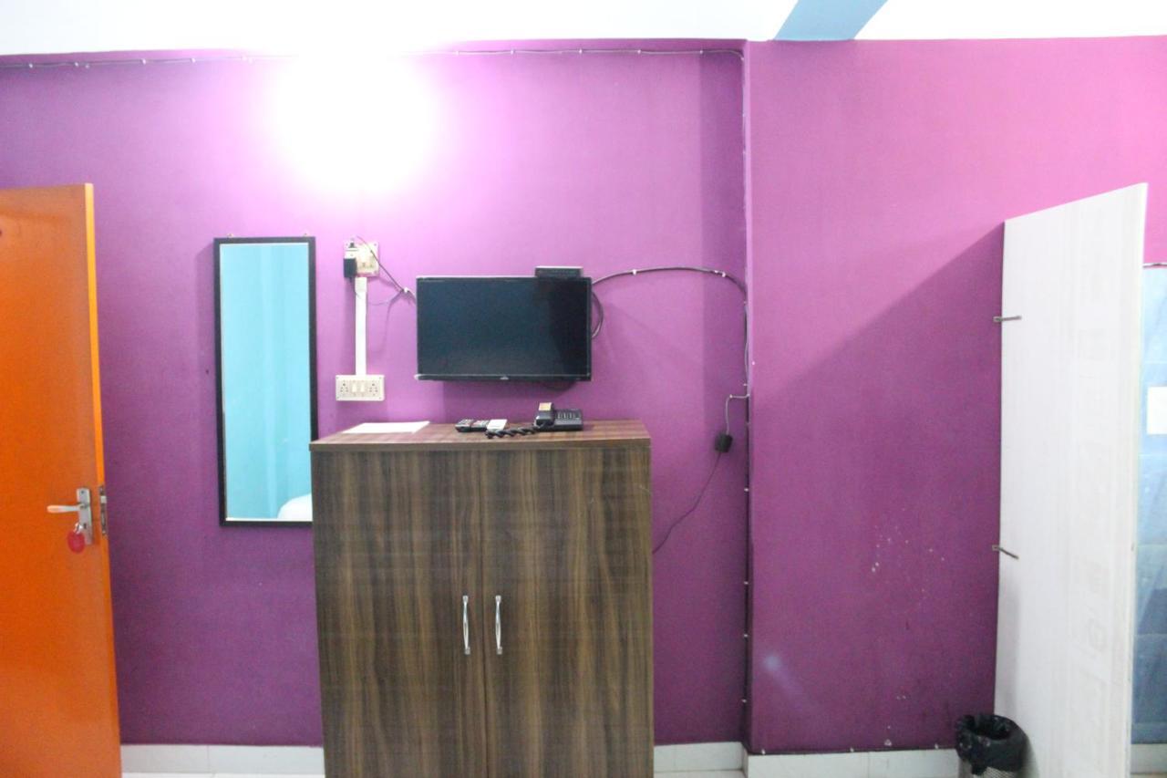 Lg Towers Hotel Guwahati Luaran gambar