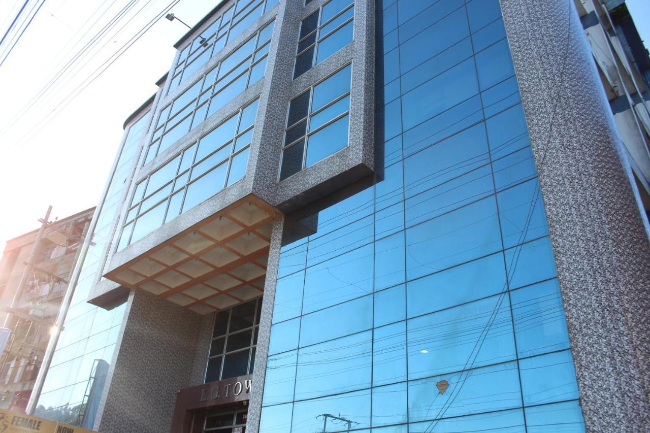 Lg Towers Hotel Guwahati Luaran gambar