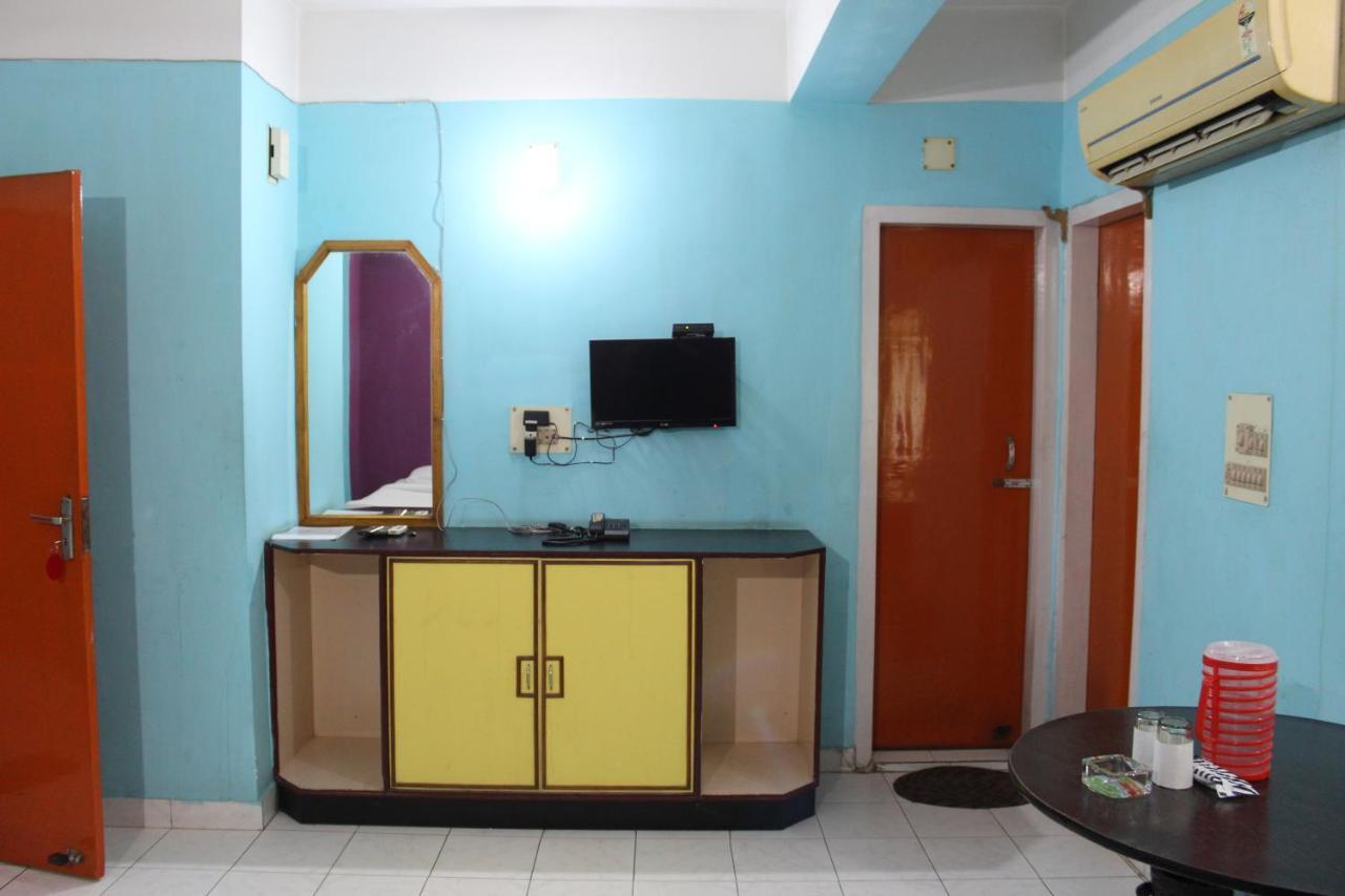 Lg Towers Hotel Guwahati Luaran gambar